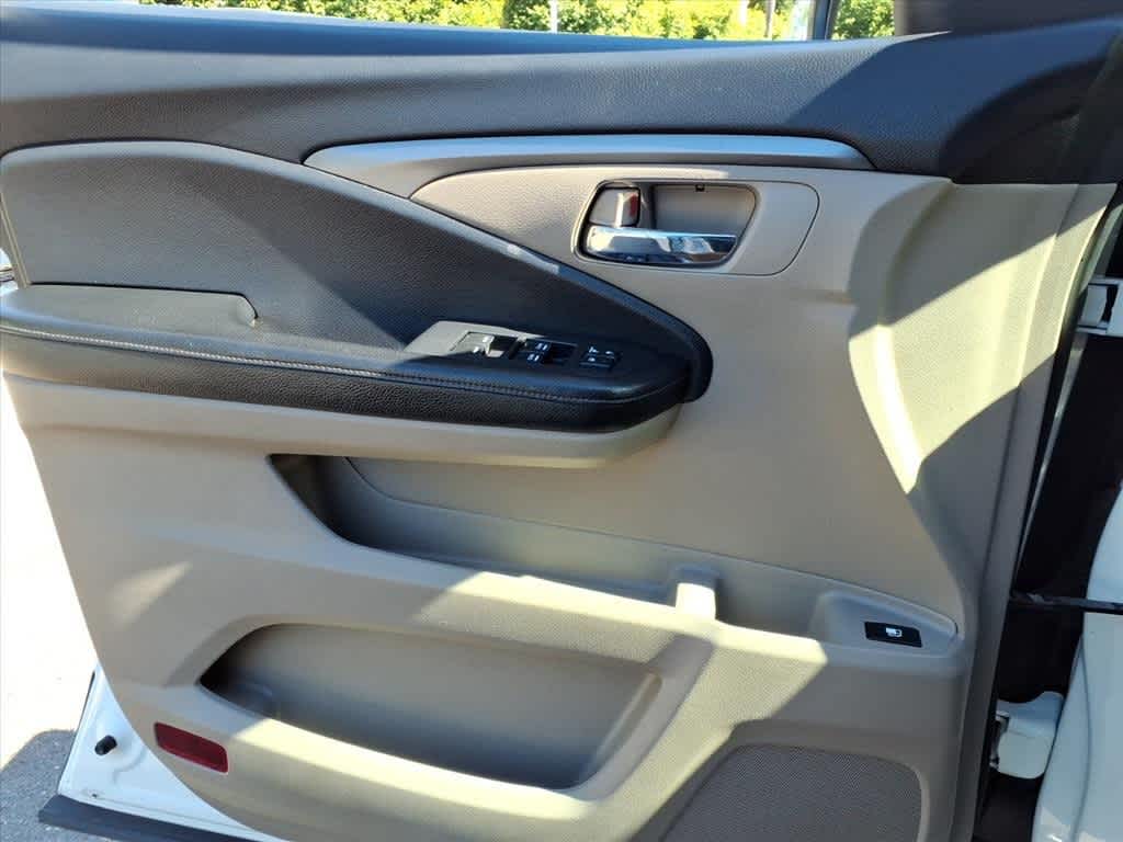 Thumbnail: 2019 Honda Ridgeline - 15