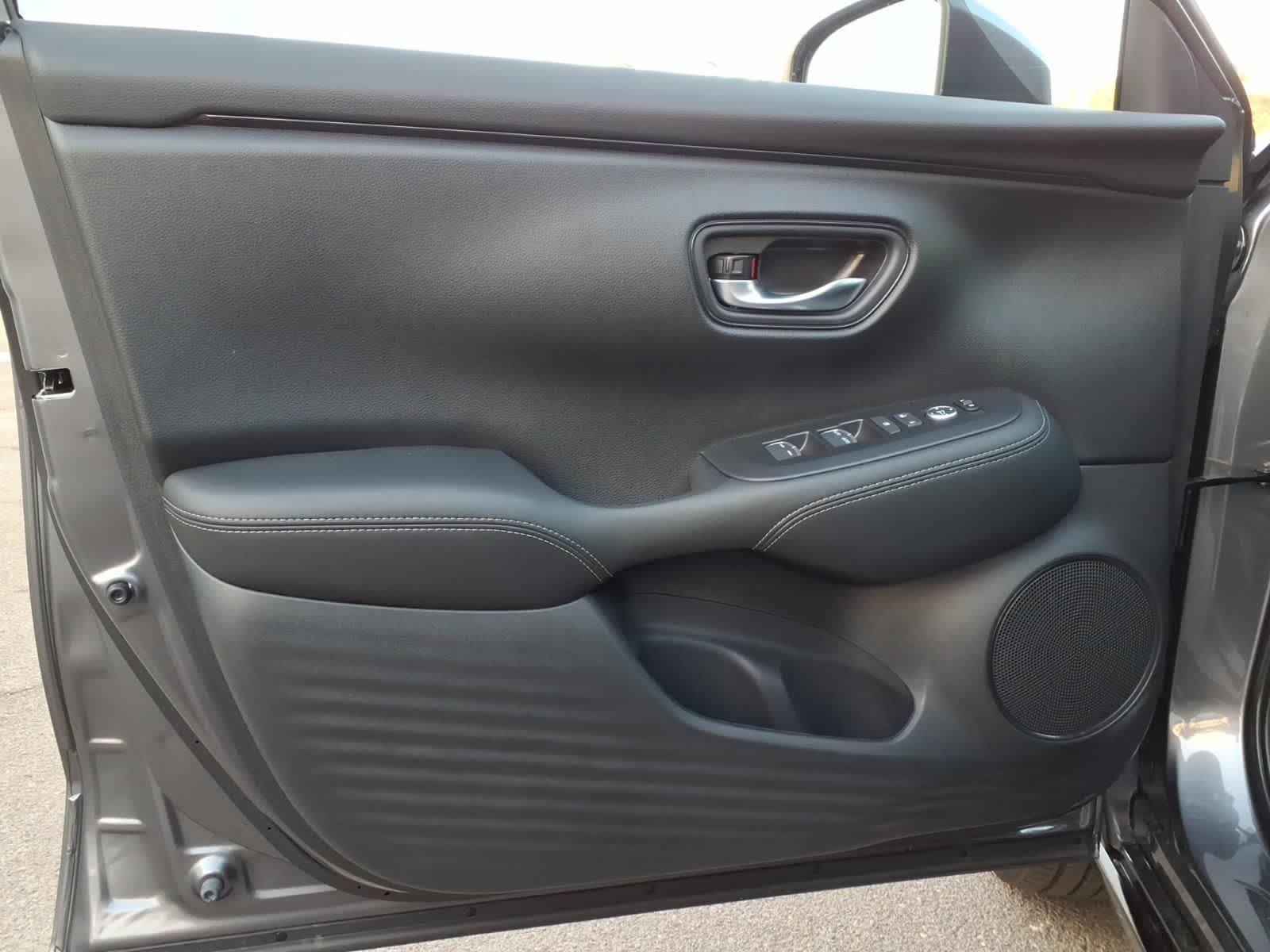 2026 Honda HR-V EX-L - Photo 11
