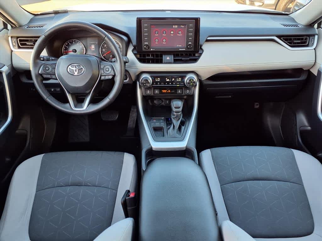 Thumbnail: 2020 Toyota RAV4 - 11