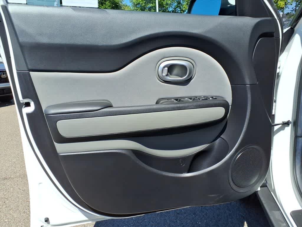 Thumbnail: 2019 Kia Soul - 12