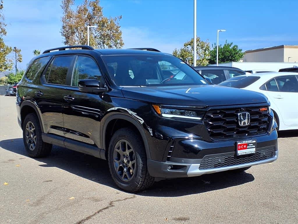 2025 Honda Pilot TrailSport photo 2
