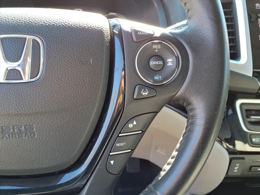 Thumbnail: 2017 Honda Pilot - 23