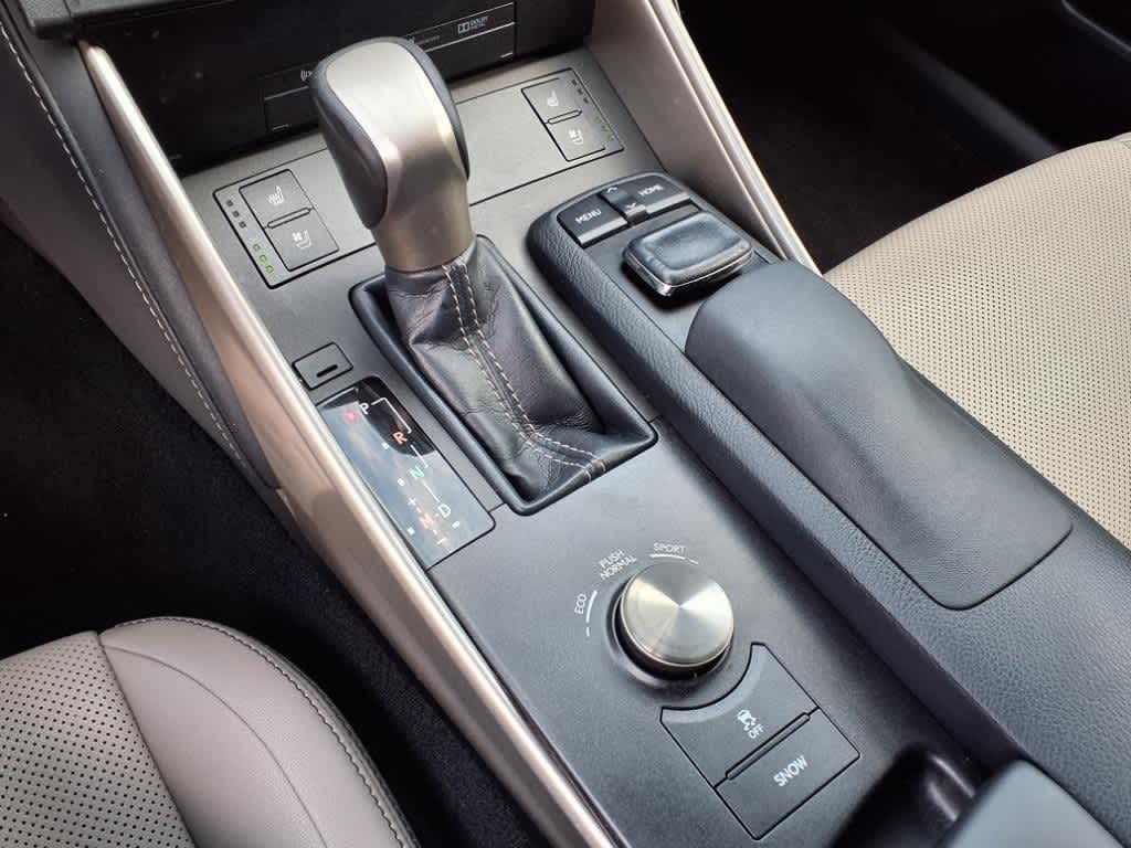 Thumbnail: 2015 Lexus IS - 23