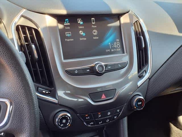 2017 Chevrolet Cruze LT 21