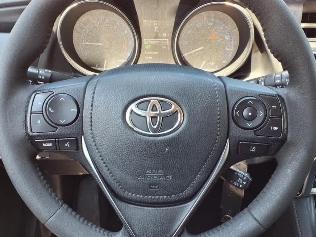 Thumbnail: 2018 Toyota Corolla iM - 16