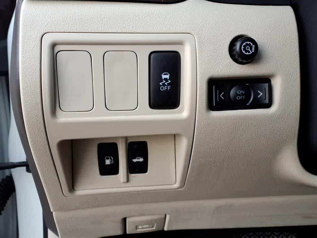 Thumbnail: 2012 Lexus IS - 16