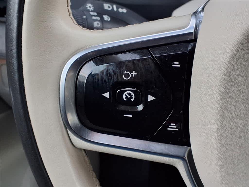 Thumbnail: 2021 Volvo XC90 - 18