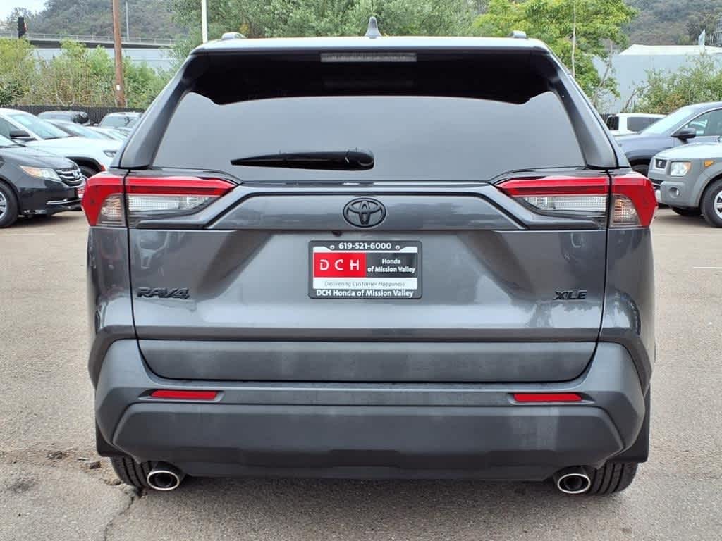 Thumbnail: 2021 Toyota RAV4 - 6
