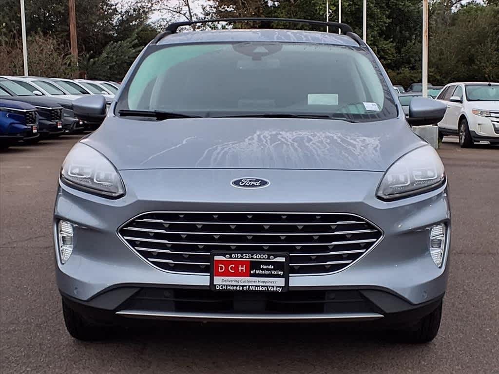 2022 Ford Escape Titanium photo 2