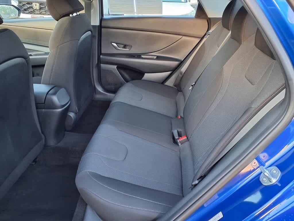 Thumbnail: 2023 Hyundai Elantra - 10