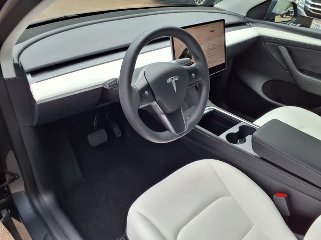 Thumbnail: 2023 Tesla Model Y - 17