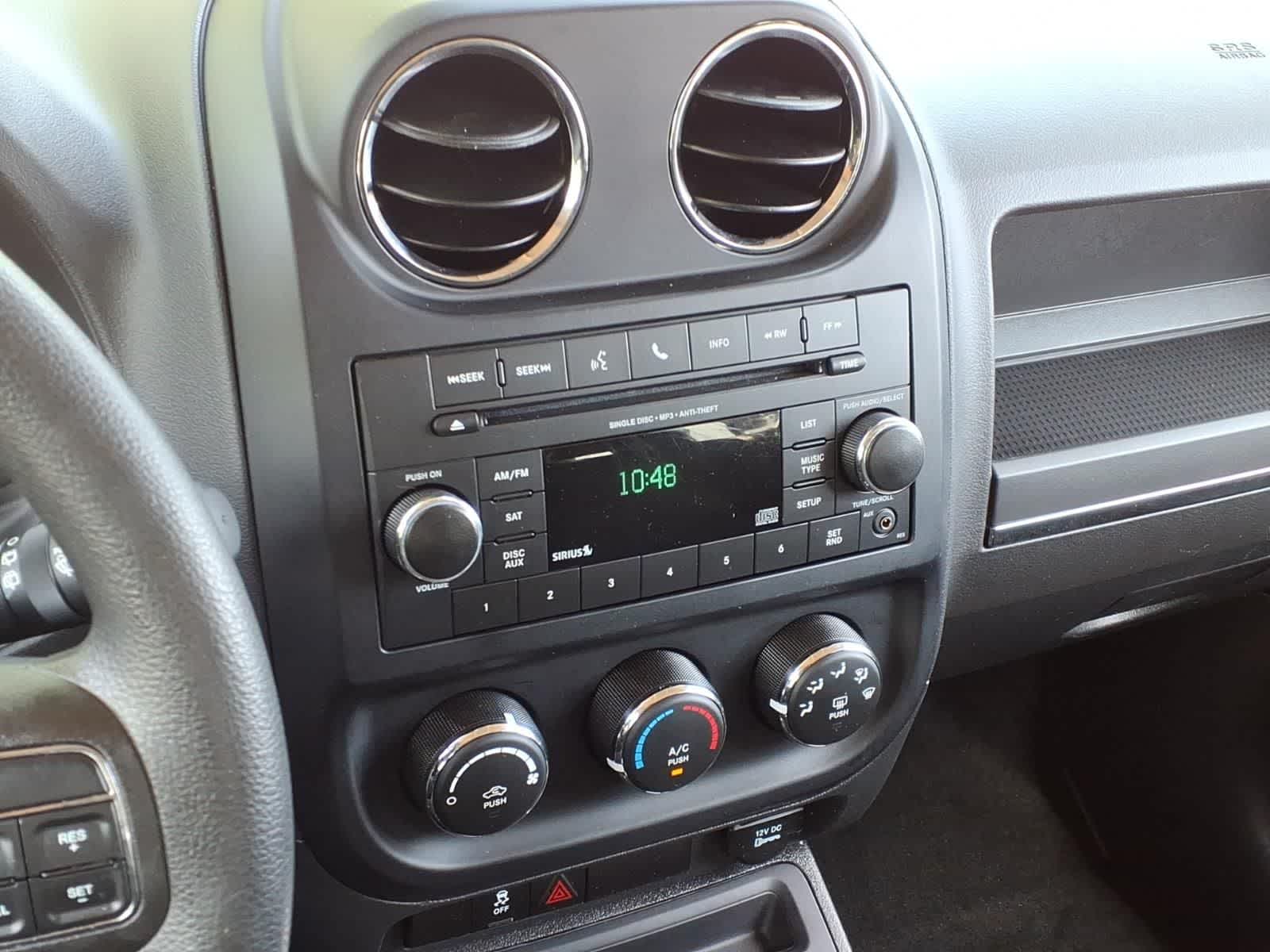 Thumbnail: 2016 Jeep Patriot - 22