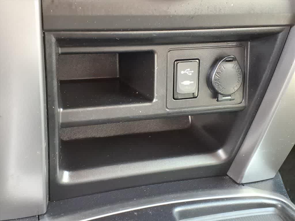 Thumbnail: 2014 Toyota 4Runner - 24