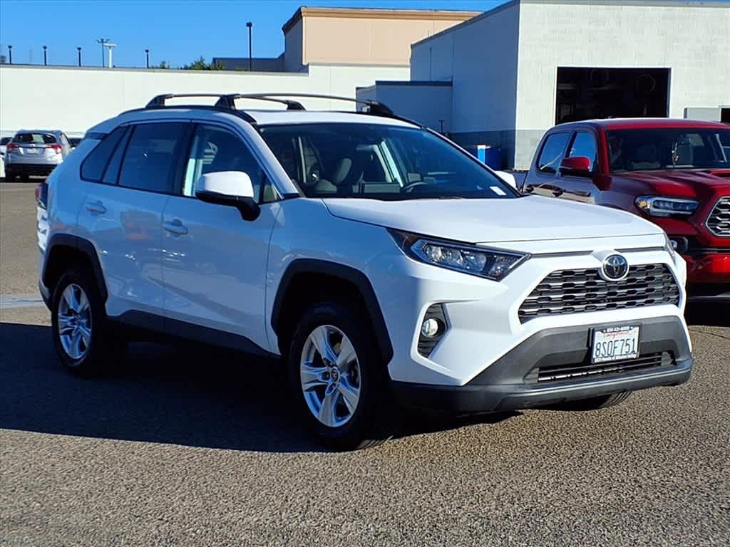 Thumbnail: 2020 Toyota RAV4 - 3
