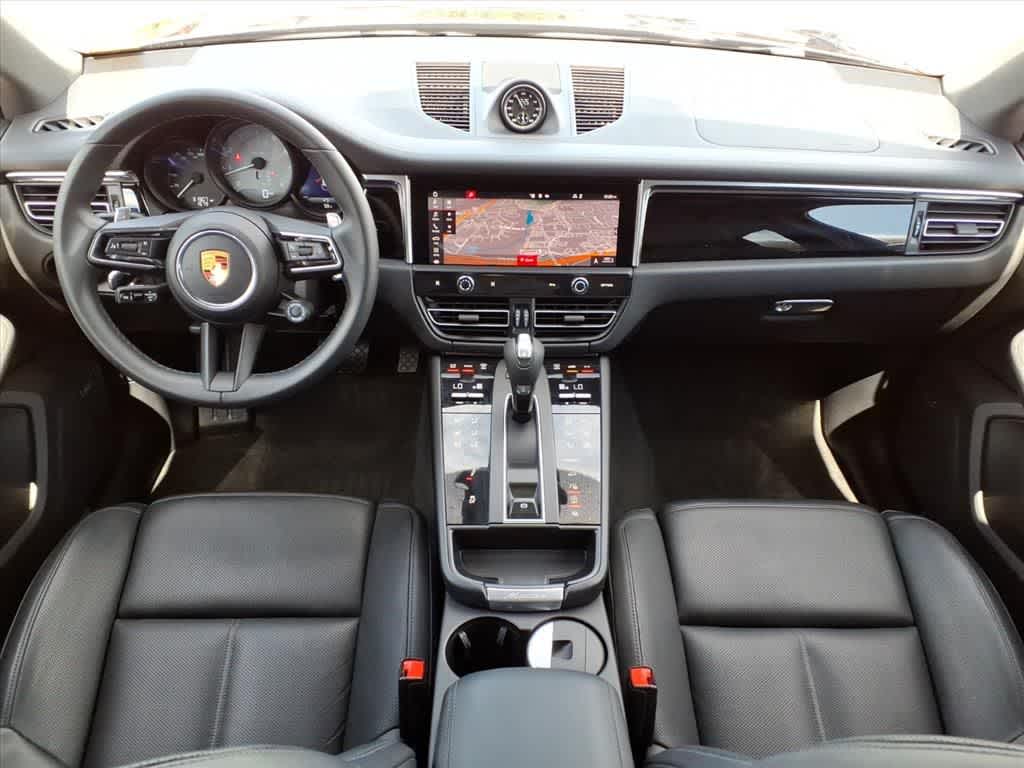 Thumbnail: 2022 Porsche Macan - 10