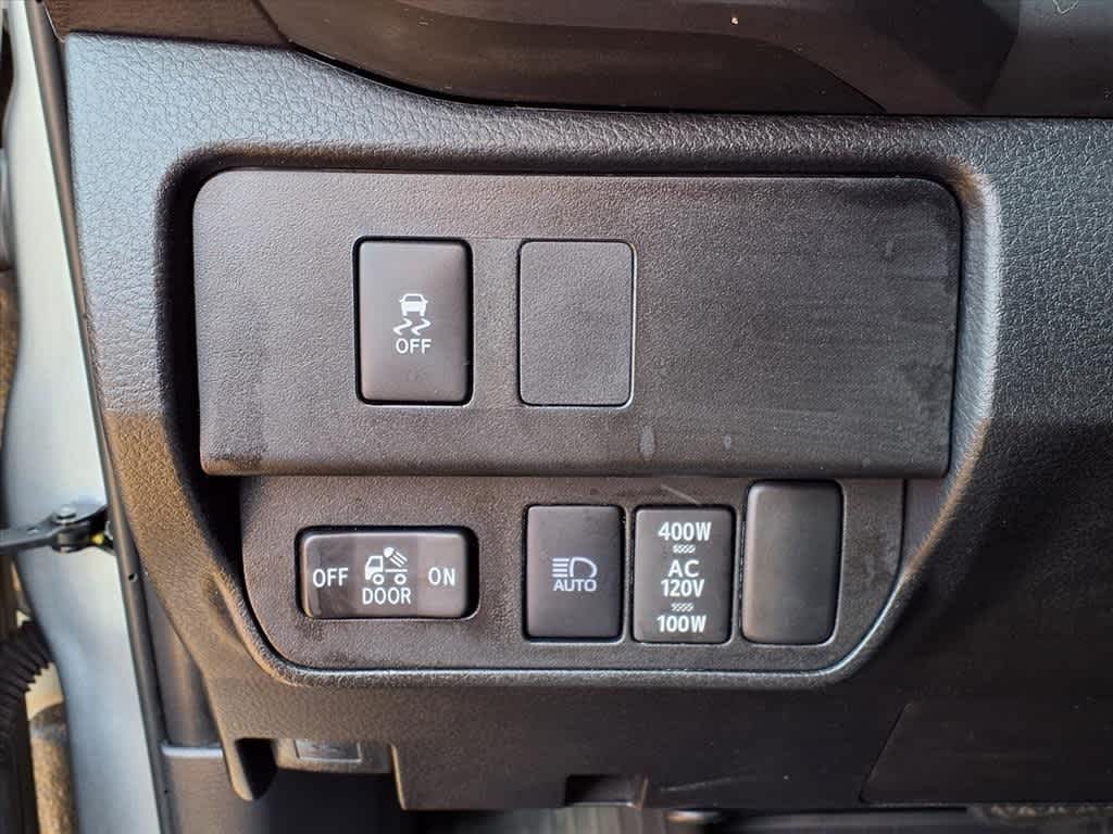 Thumbnail: 2023 Toyota Tacoma - 15