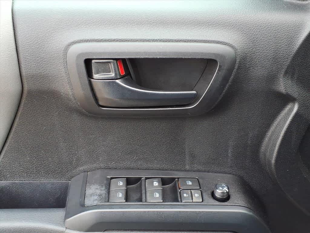 Thumbnail: 2021 Toyota Tacoma - 14