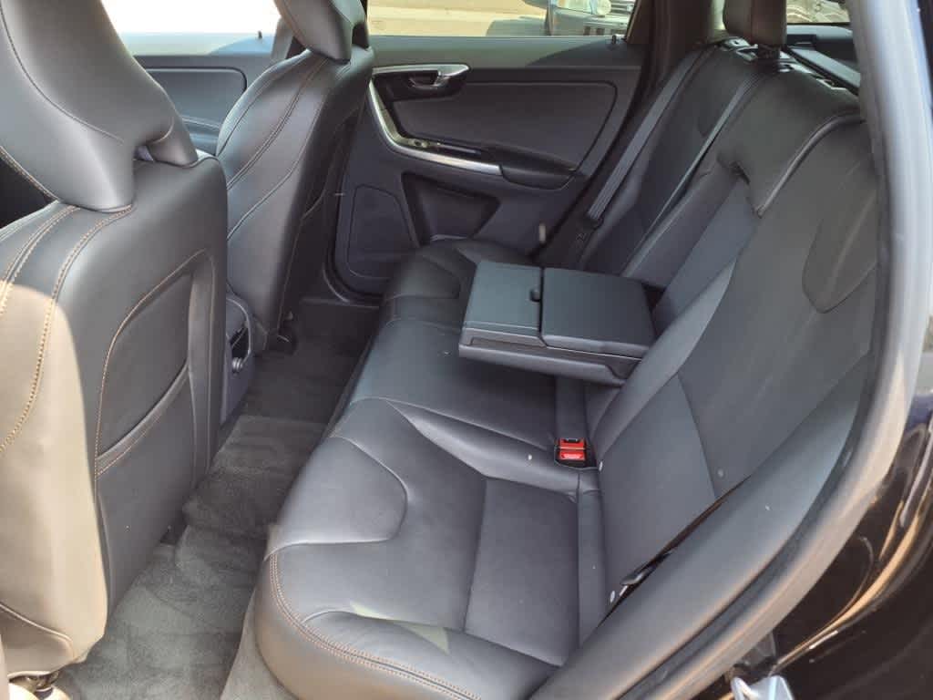 Thumbnail: 2016 Volvo XC60 - 10