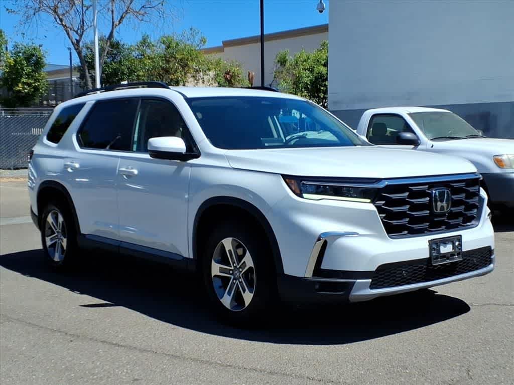 Thumbnail: 2023 Honda Pilot - 3