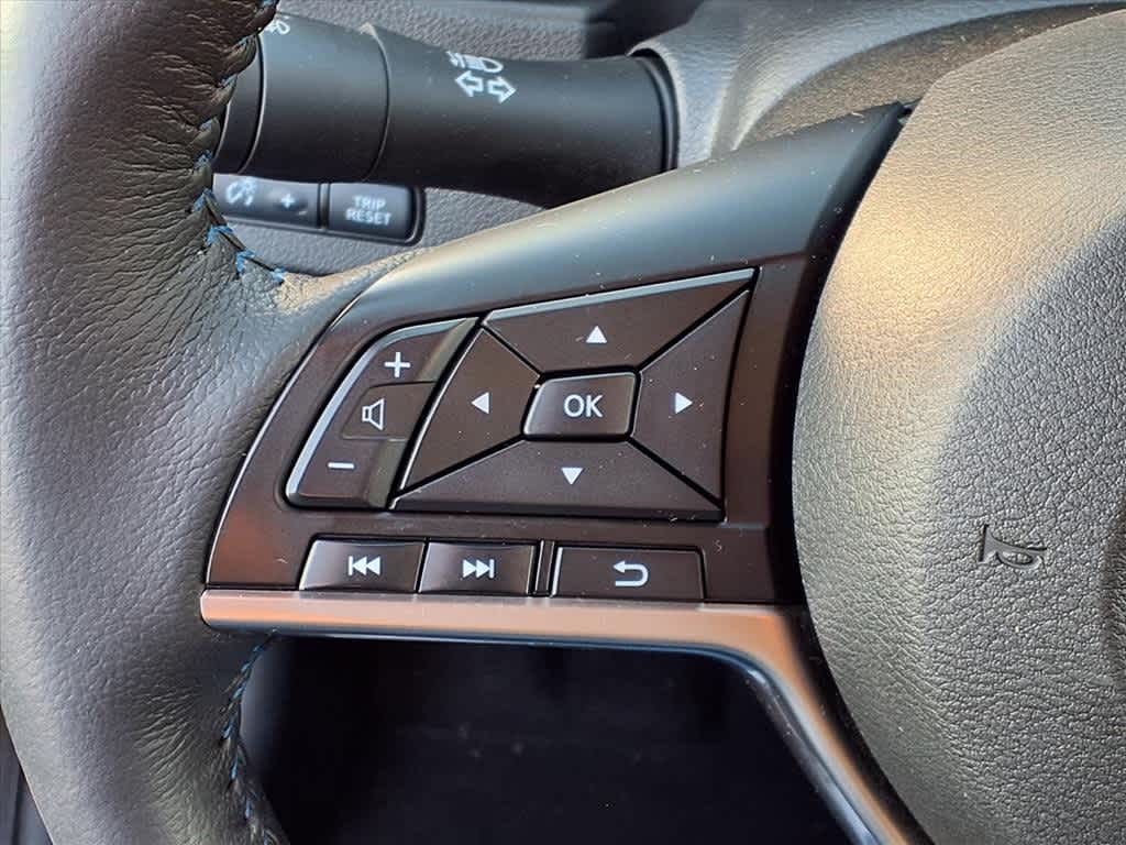 Thumbnail: 2021 Nissan Leaf - 17