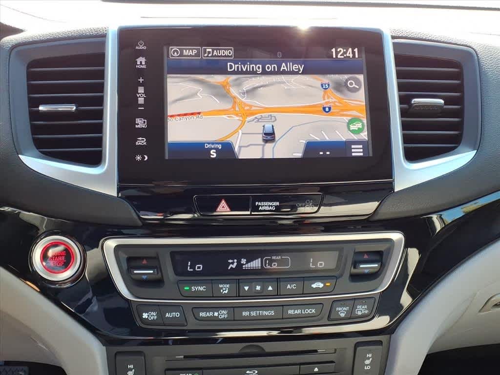 Thumbnail: 2017 Honda Pilot - 14