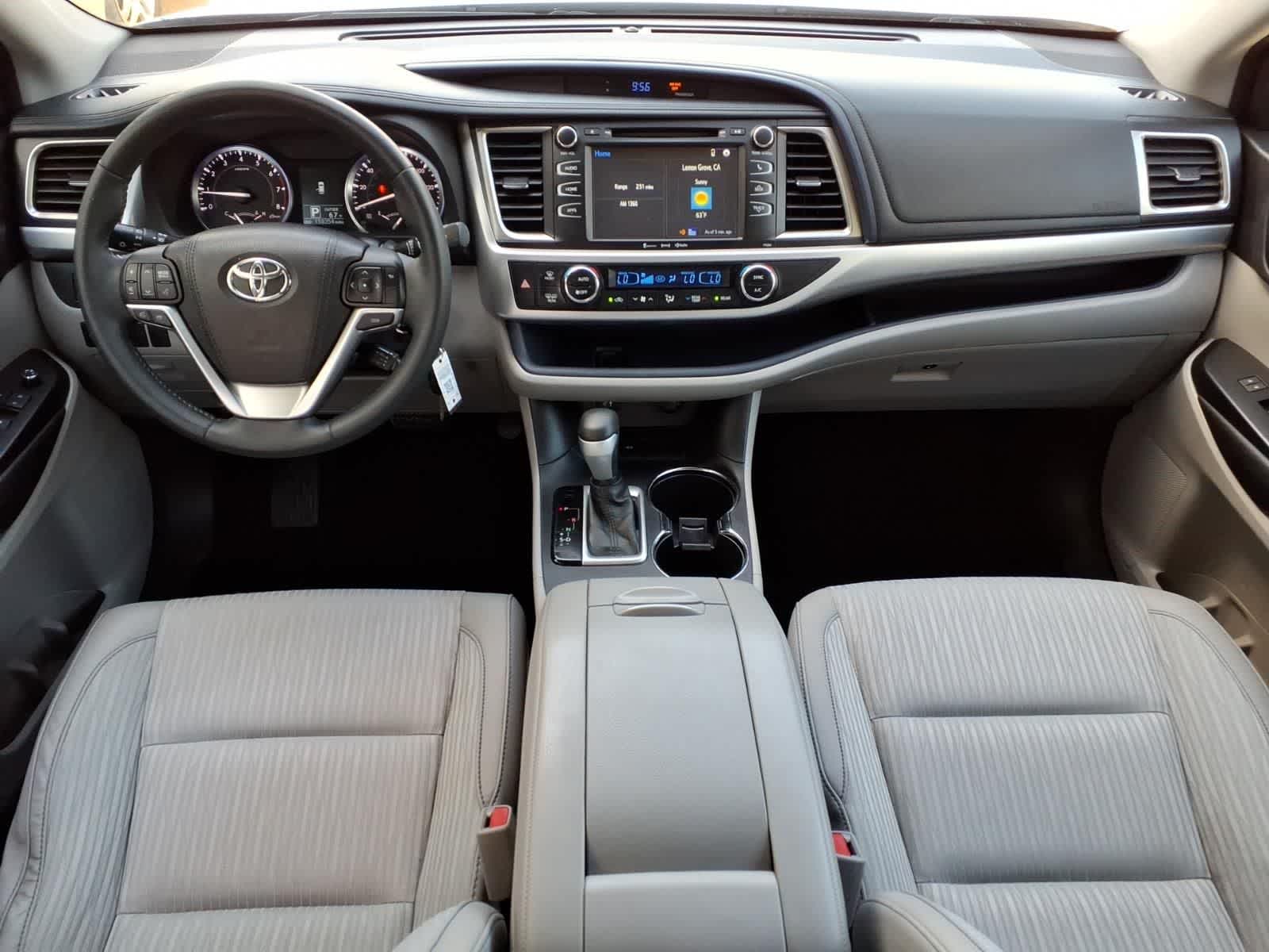 Thumbnail: 2016 Toyota Highlander - 11