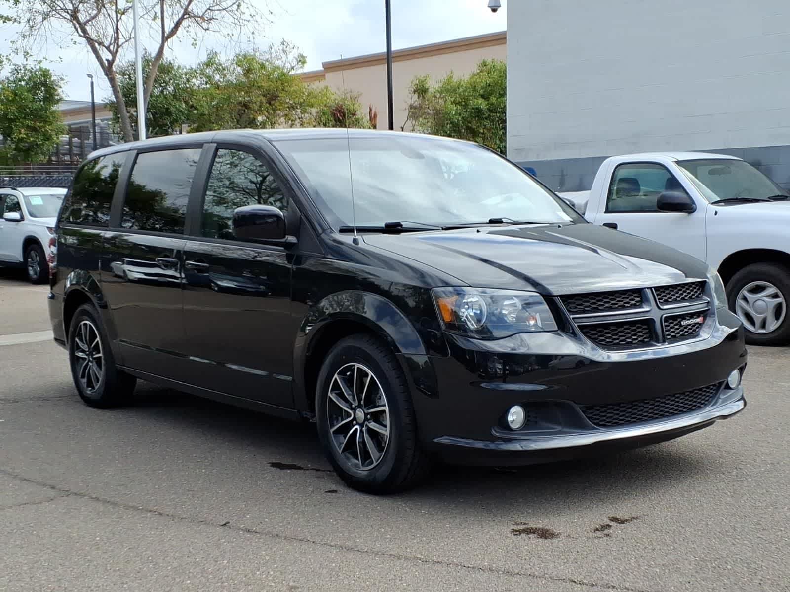 Thumbnail: 2019 Dodge Grand Caravan - 3