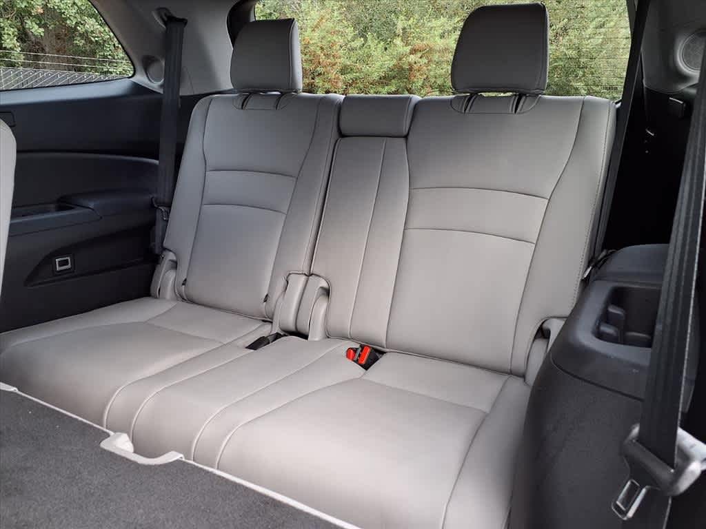 Thumbnail: 2019 Honda Pilot - 10
