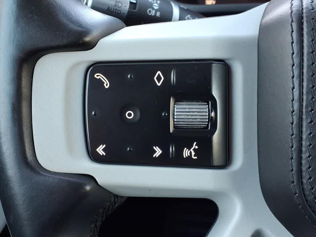 Thumbnail: 2020 Land Rover Defender - 17