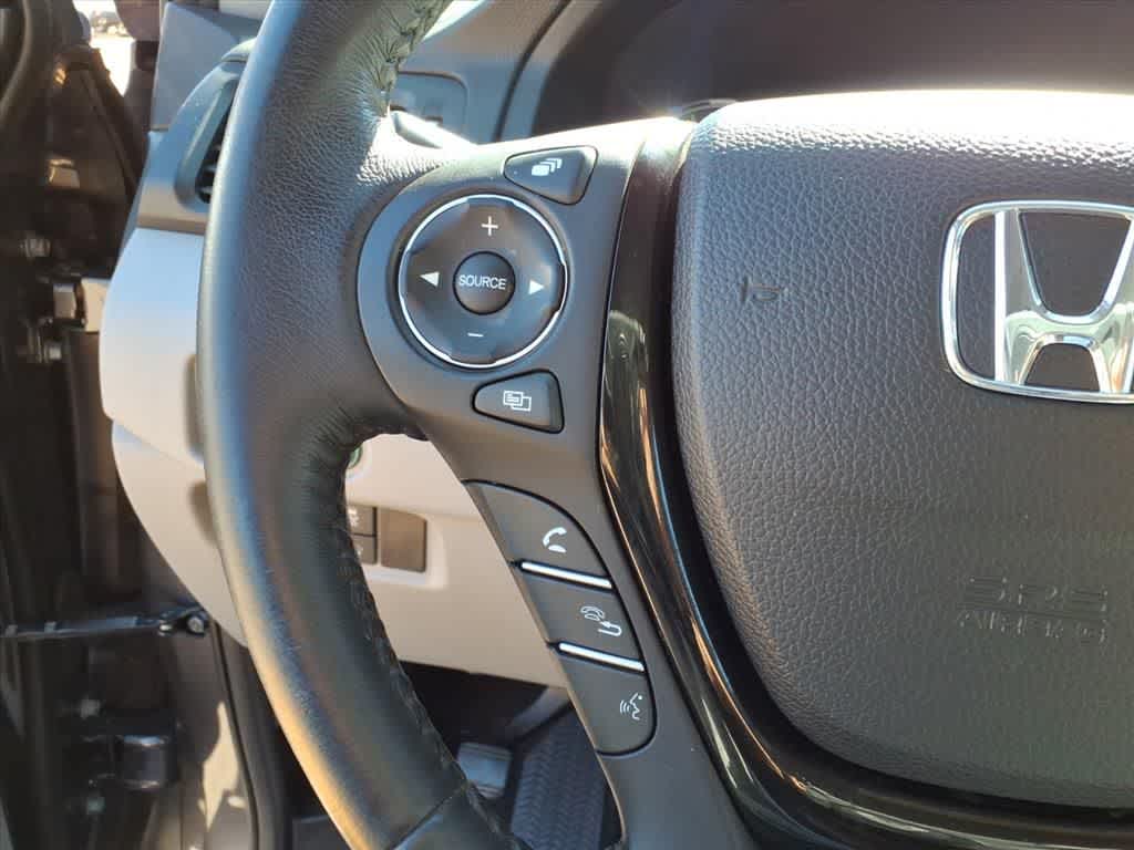 Thumbnail: 2017 Honda Pilot - 24