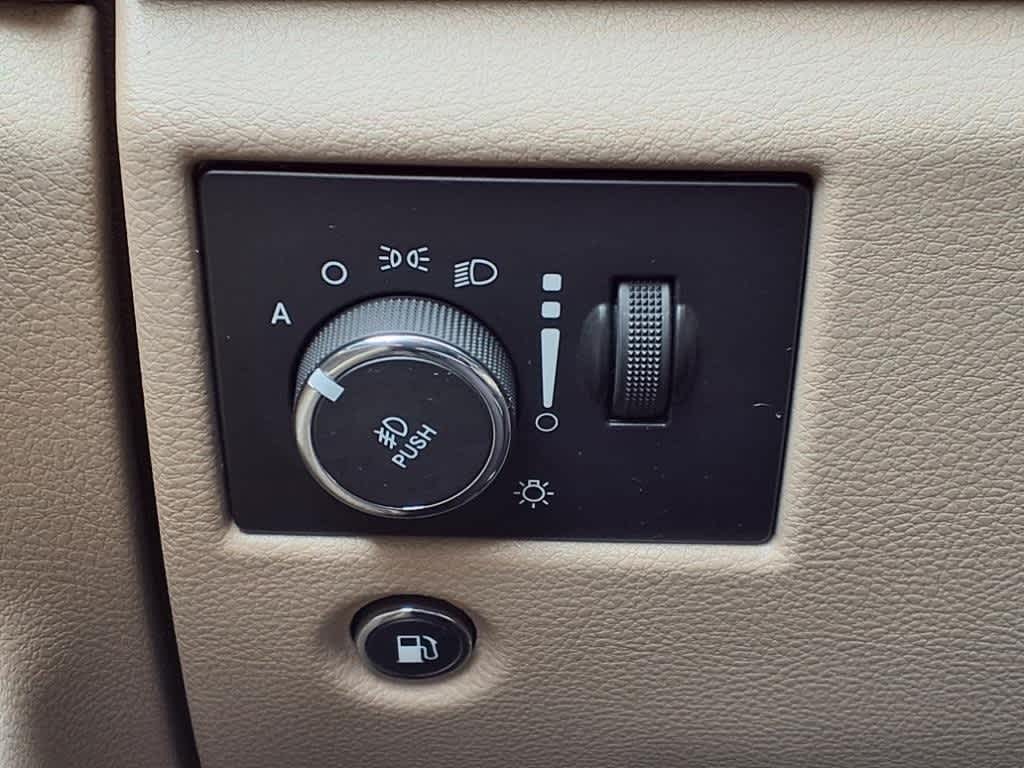 Thumbnail: 2014 Jeep Grand Cherokee - 15