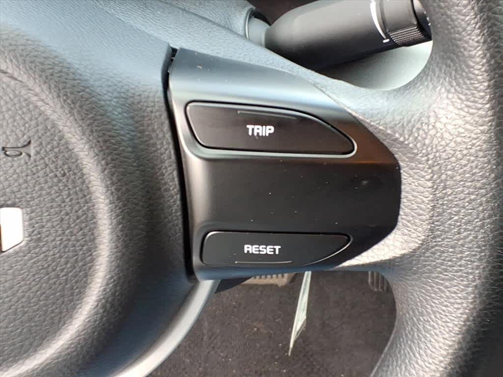 Thumbnail: 2023 Kia Rio - 19