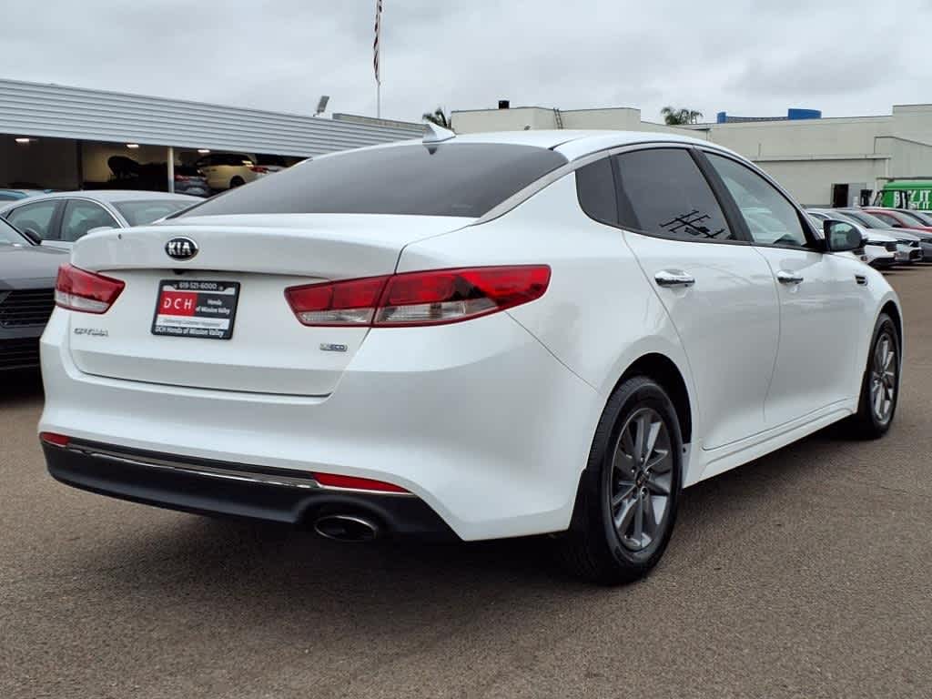 Thumbnail: 2017 Kia Optima - 5