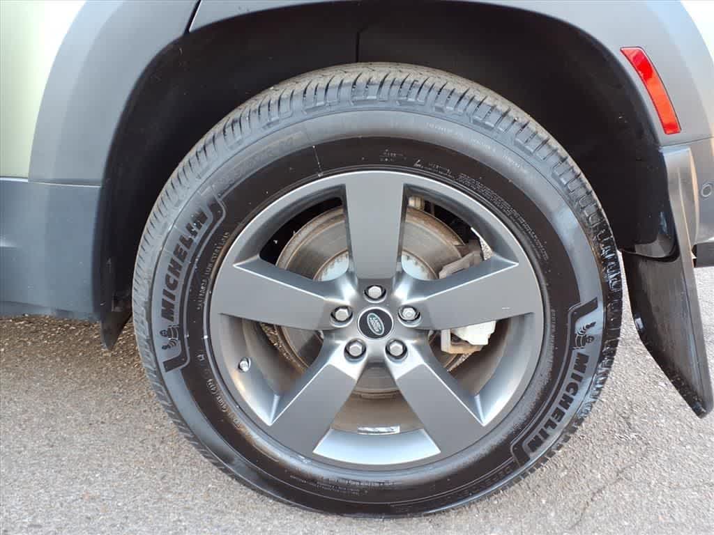 Thumbnail: 2020 Land Rover Defender - 8