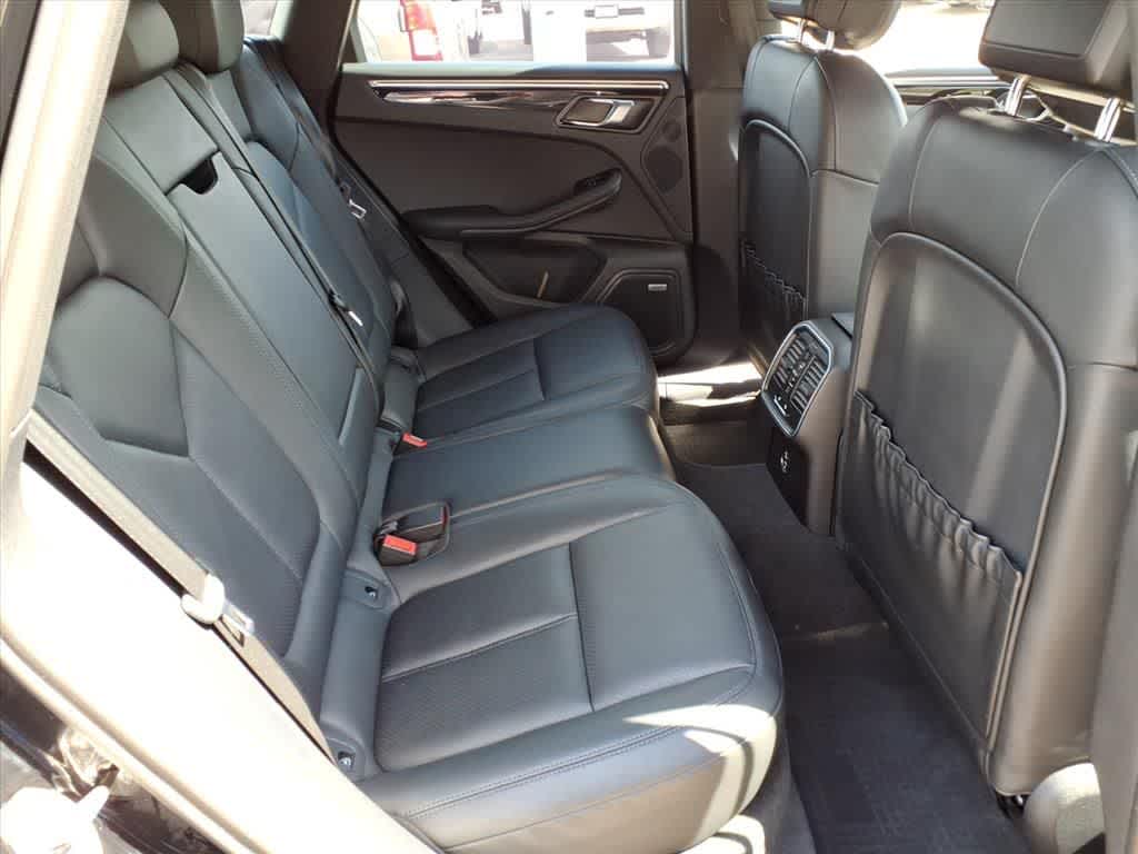 Thumbnail: 2022 Porsche Macan - 12