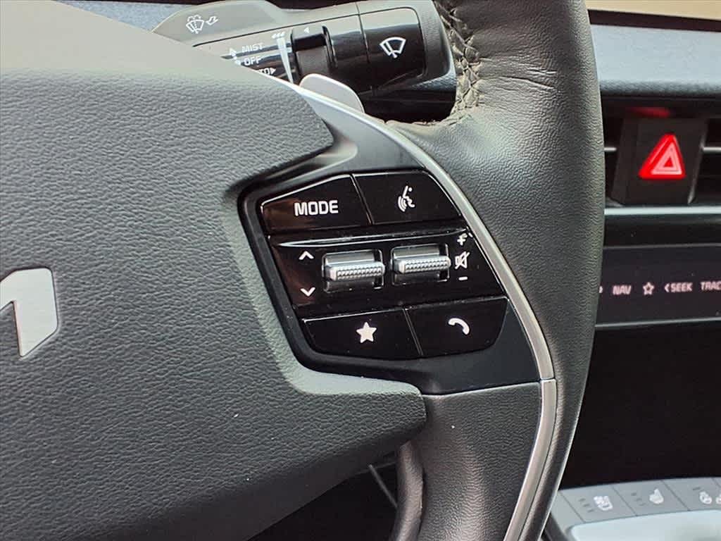 Thumbnail: 2022 Kia EV6 - 18