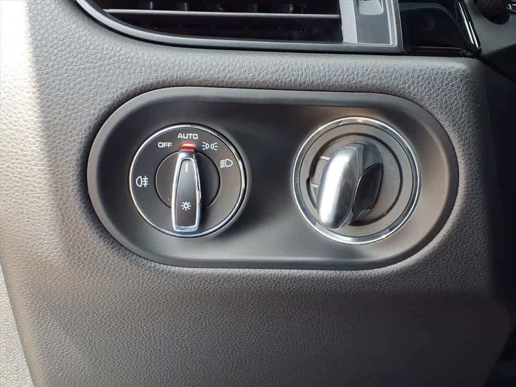 Thumbnail: 2022 Porsche Macan - 17