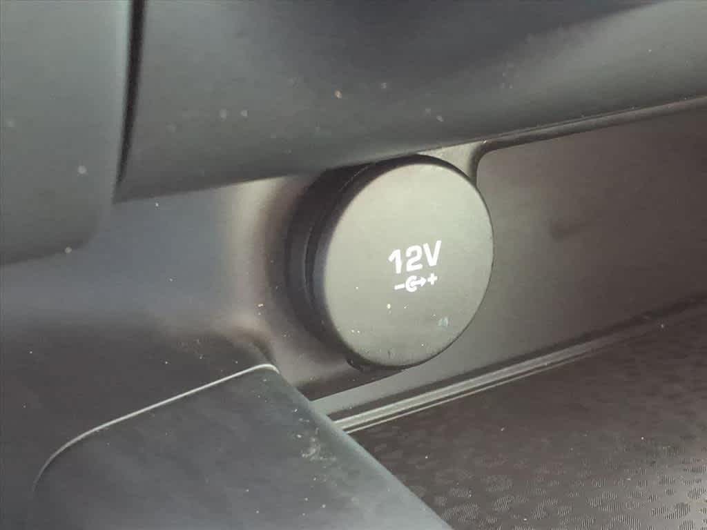 Thumbnail: 2020 Jaguar E-Pace - 23