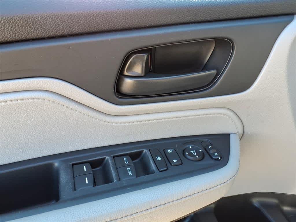 Thumbnail: 2018 Honda Odyssey - 14