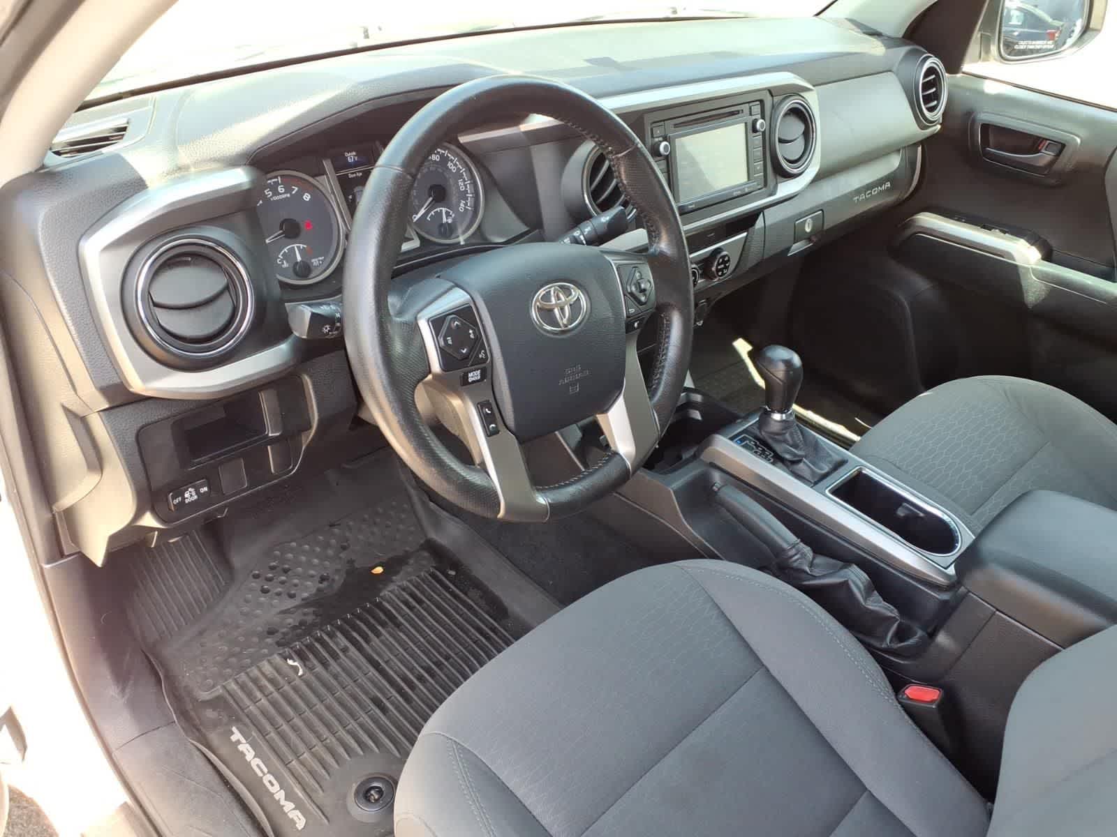 Thumbnail: 2017 Toyota Tacoma - 13