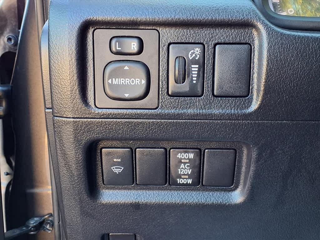 Thumbnail: 2018 Toyota 4Runner - 16