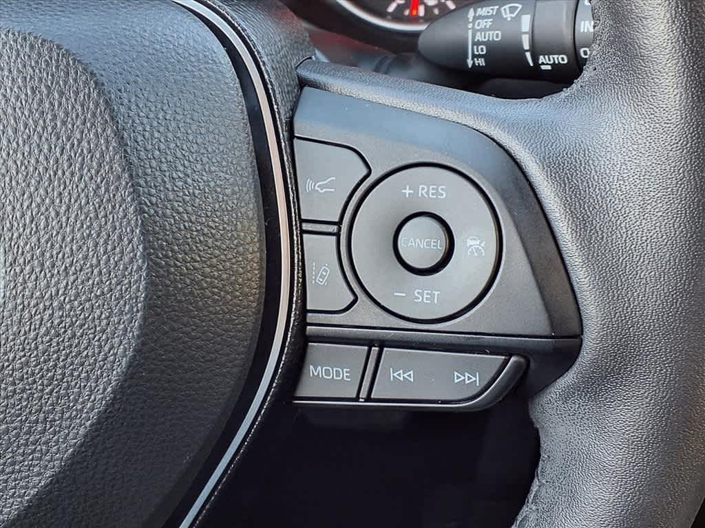 Thumbnail: 2020 Toyota RAV4 - 18