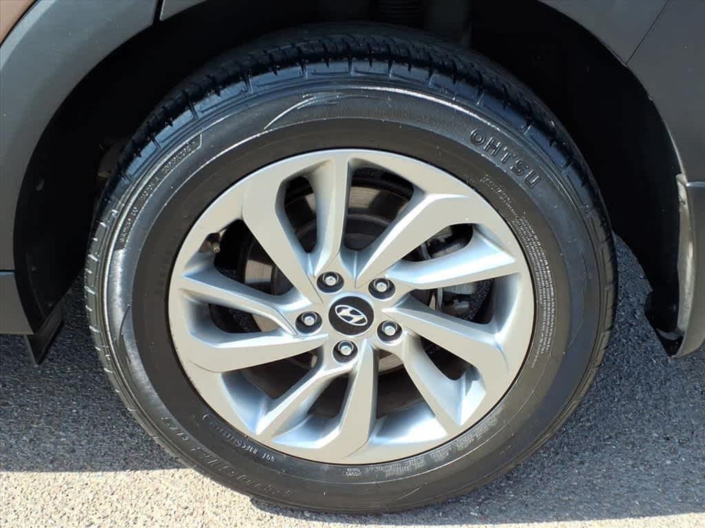 Thumbnail: 2016 Hyundai Tucson - 8