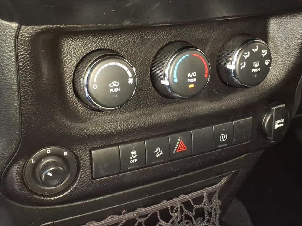 Thumbnail: 2017 Jeep Wrangler - 16