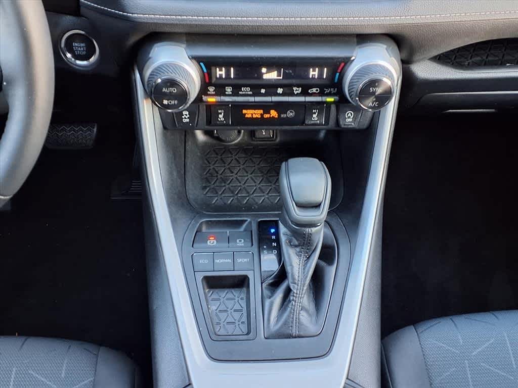 Thumbnail: 2020 Toyota RAV4 - 22