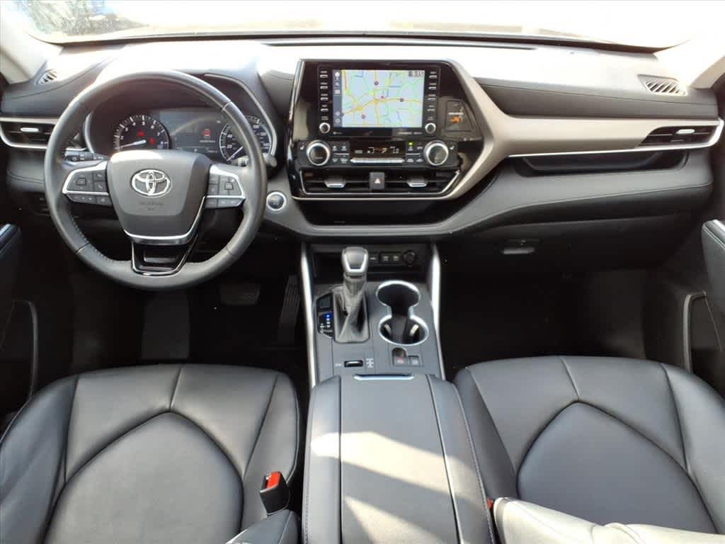 Thumbnail: 2020 Toyota Highlander - 12