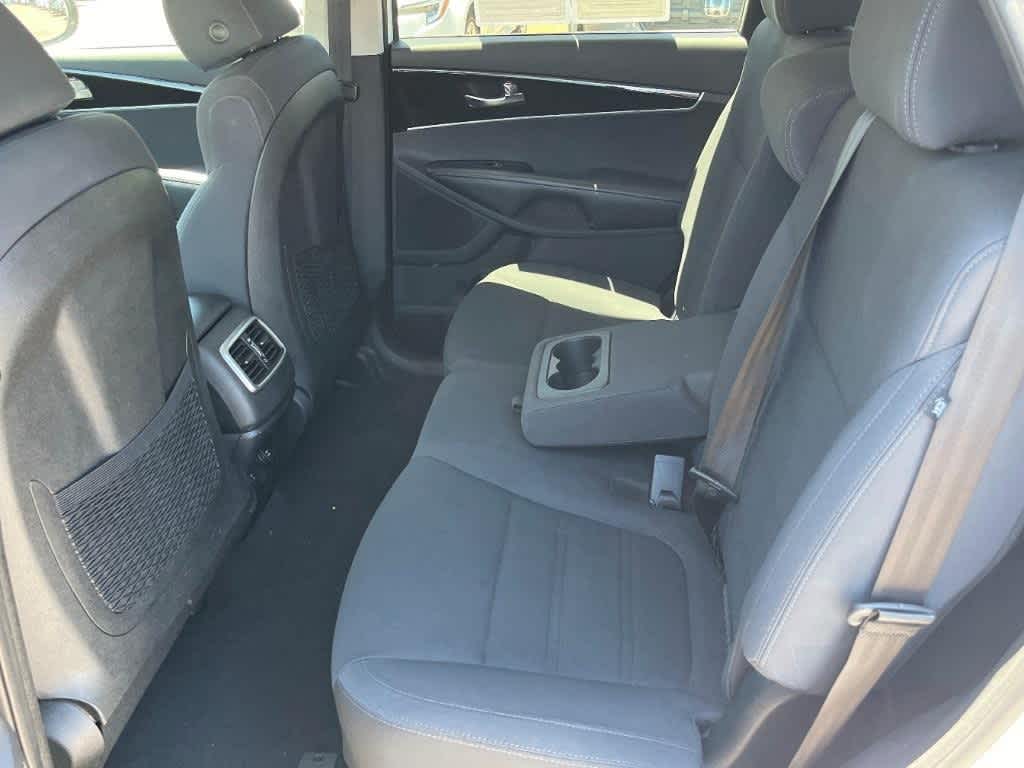 Thumbnail: 2019 Kia Sorento - 9