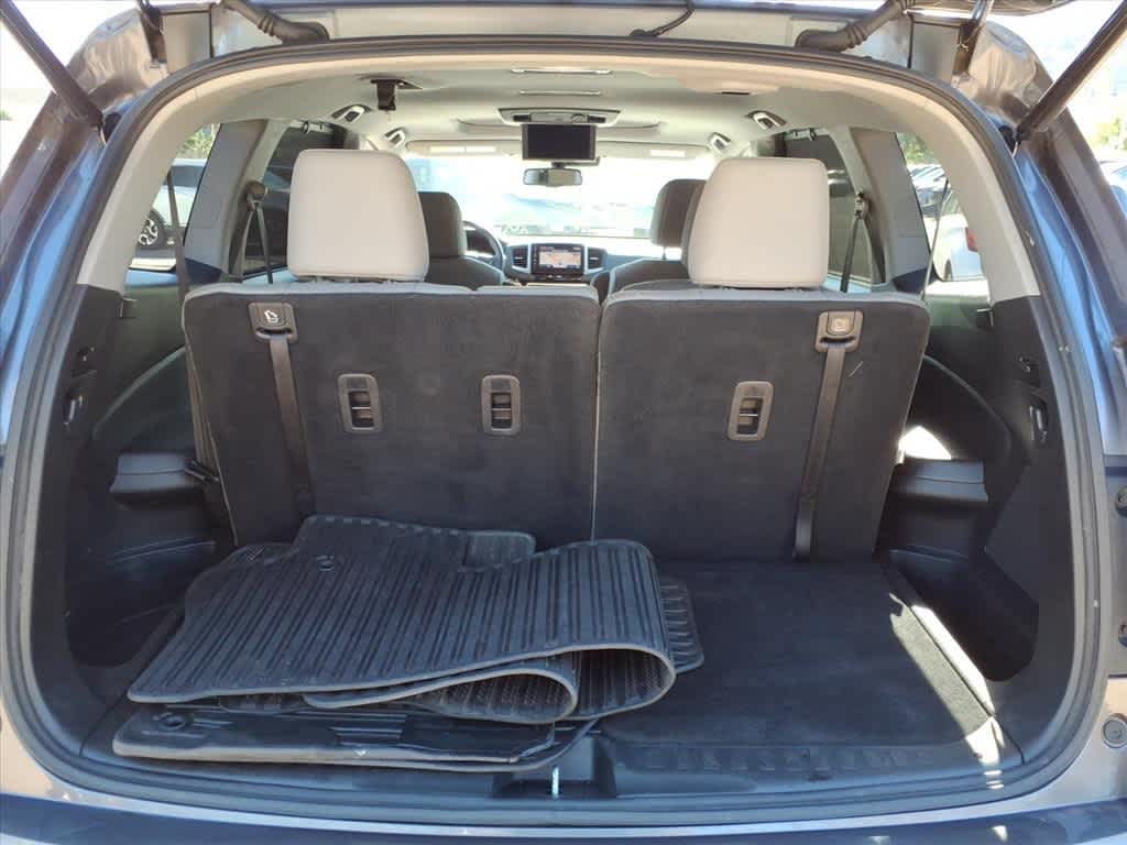 Thumbnail: 2017 Honda Pilot - 10