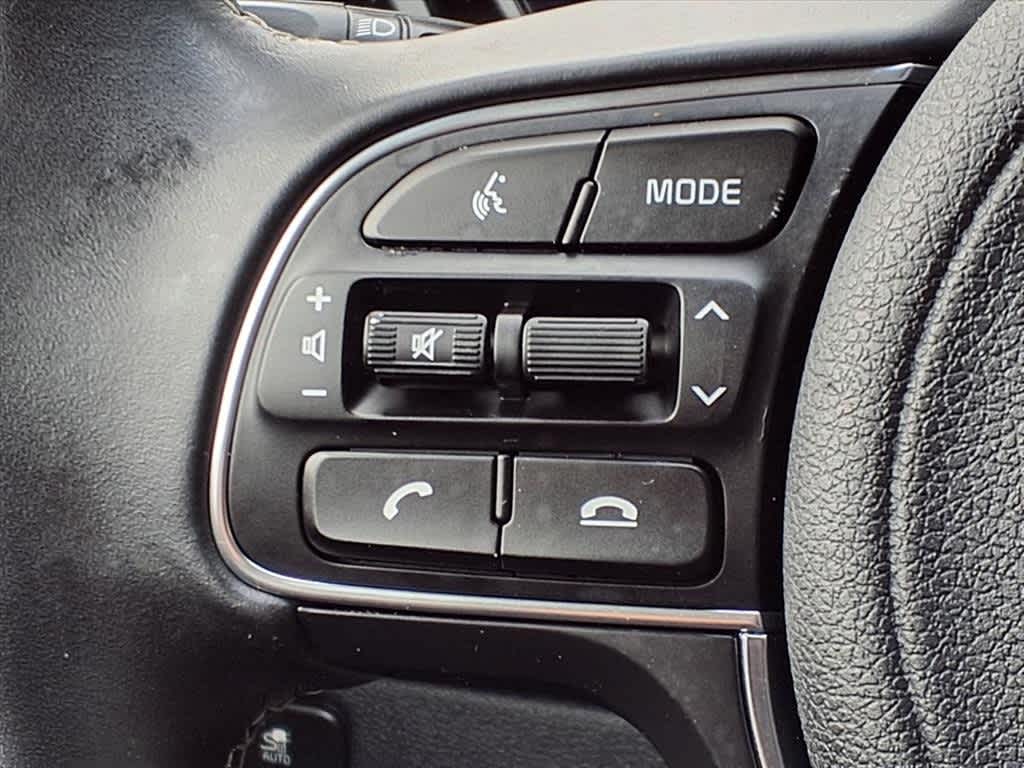 Thumbnail: 2022 Kia Niro - 17