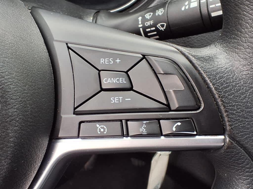 Thumbnail: 2019 Nissan Rogue Sport - 17